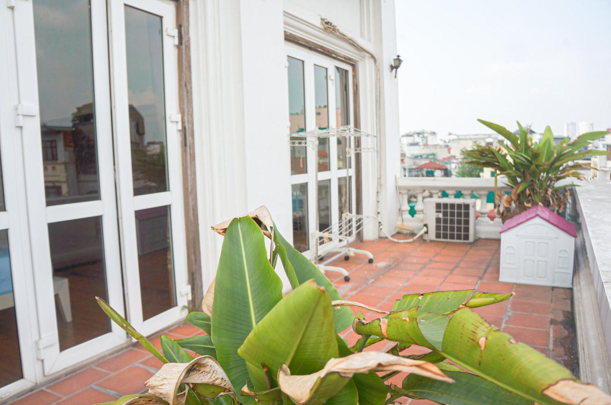 Wecozy Hanoi - Railway Side, The Old Quarter Экстерьер фото